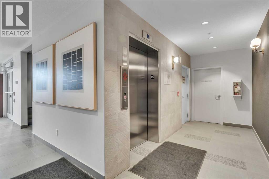 301, 71 Shawnee Common Sw, Calgary, Alberta  T2Y 0R2 - Photo 6 - A2296258