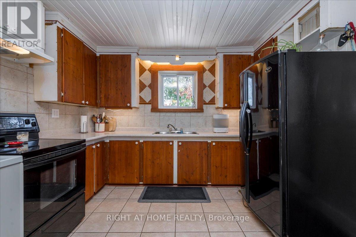467 High Street, Orillia, Ontario  L3V 4X8 - Photo 9 - S13463386