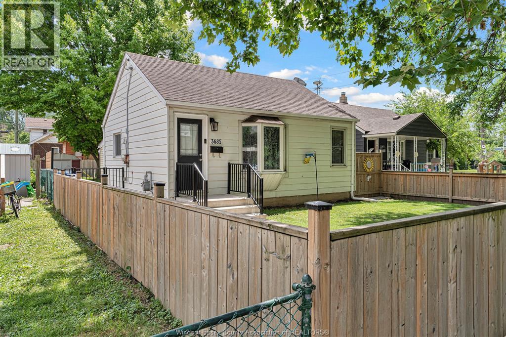 3685 Queen Street, Windsor, Ontario N9C 1P1 - Photo 2 - 26014570