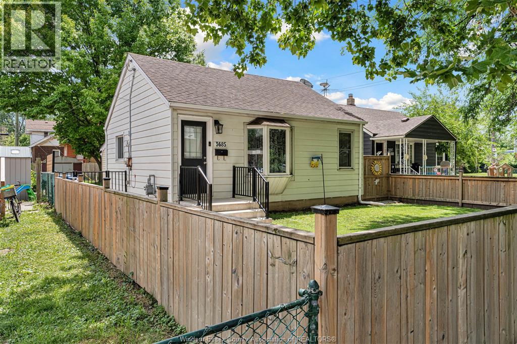 3685 Queen Street, Windsor, Ontario N9C 1P1 - Photo 3 - 26014570