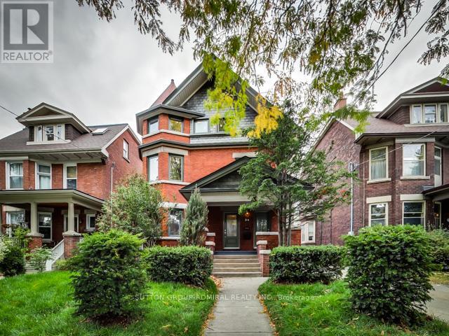 34 HEWITT--MAIN FLOOR AVENUE, Toronto, Ontario