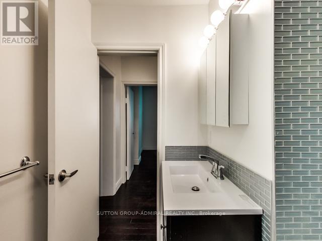34 Hewitt--Main Floor Avenue, Toronto, Ontario  M6R 1Y3 - Photo 14 - W13463272