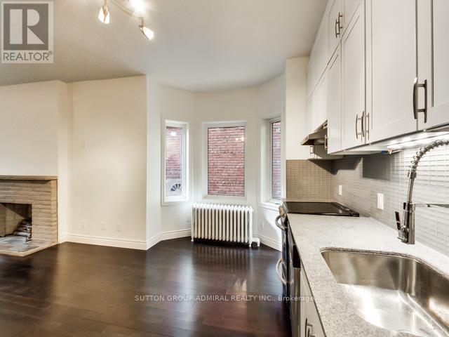 34 Hewitt--Main Floor Avenue, Toronto, Ontario  M6R 1Y3 - Photo 8 - W13463272