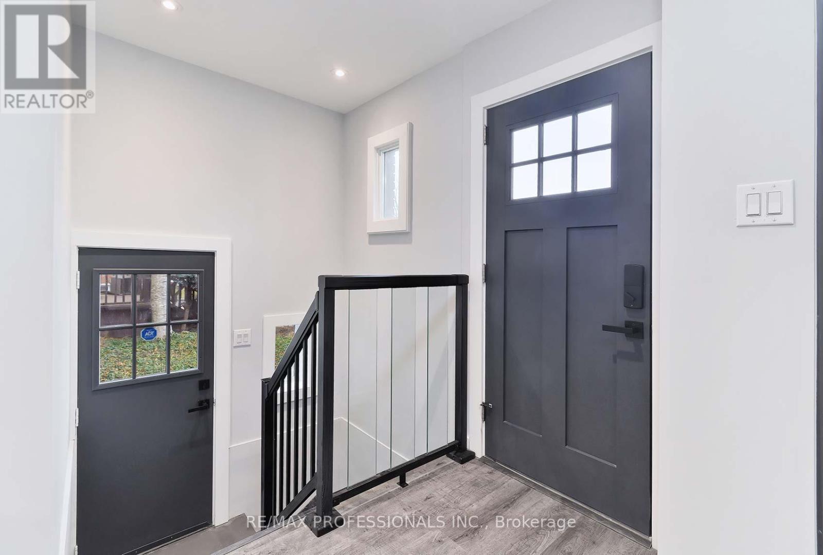 1213 Islington Avenue, Toronto, Ontario  M8Z 4T2 - Photo 5 - W13463376
