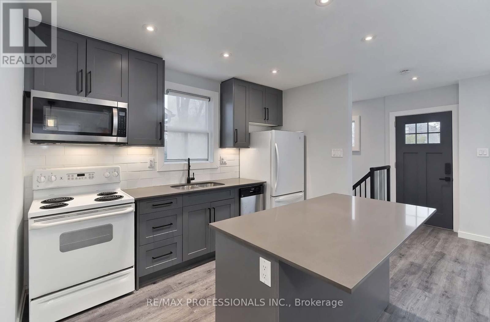 1213 Islington Avenue, Toronto, Ontario  M8Z 4T2 - Photo 9 - W13463376