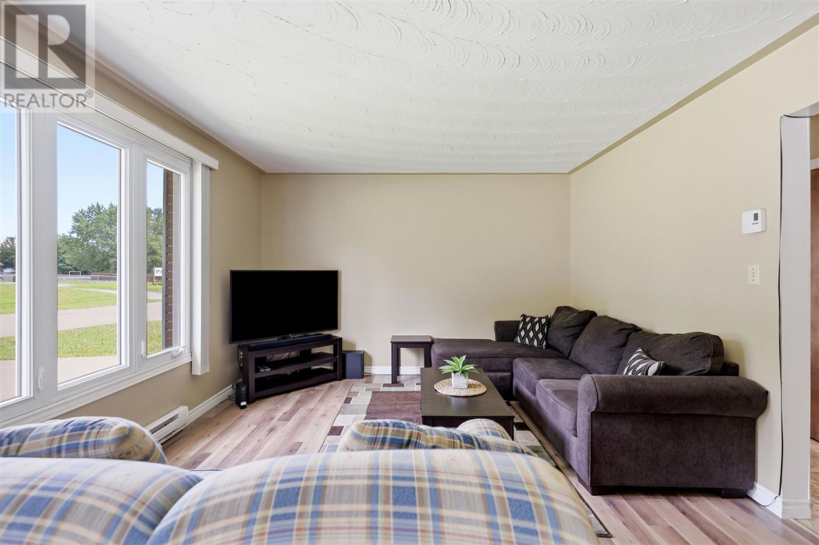 63 Amber St S, Sault Ste. Marie, Ontario  P6A 6N6 - Photo 8 - SM261464