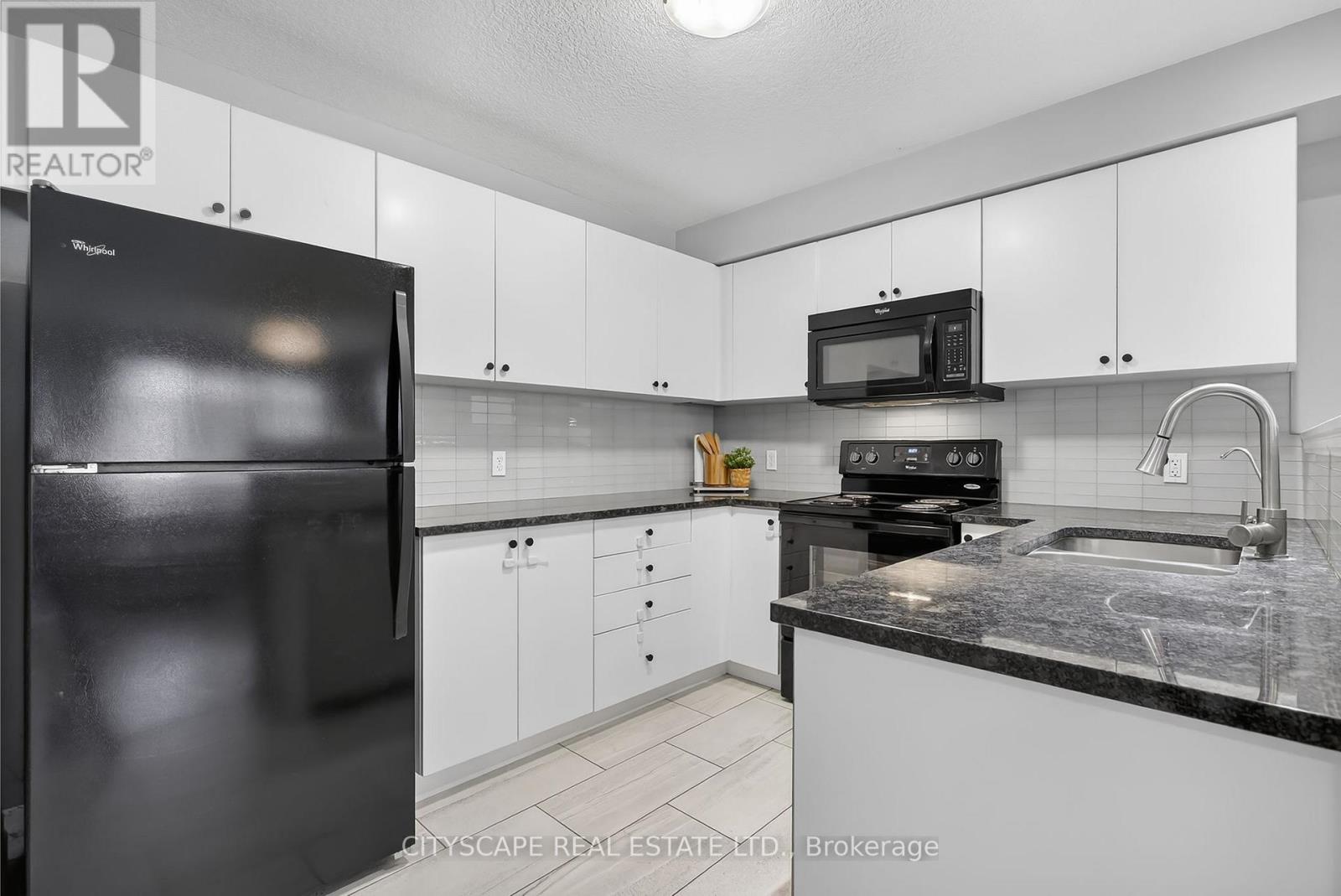 4 Nathan Court, Cambridge, Ontario  N1P 0B2 - Photo 4 - X13463304