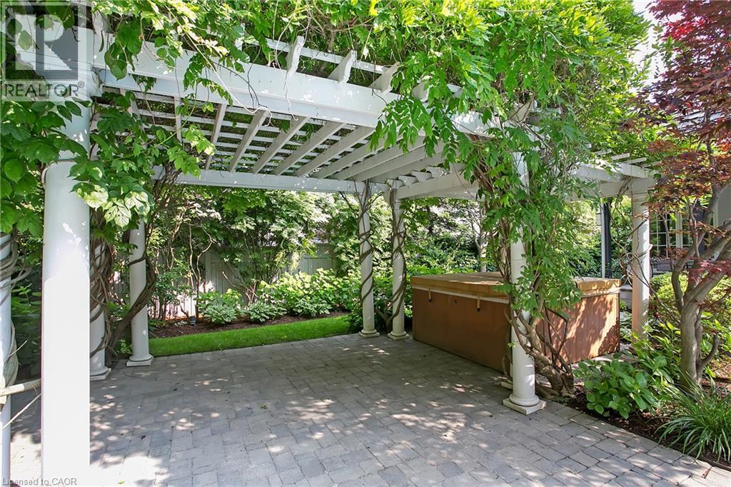 122 Lisonally Court, Oakville, Ontario  L6L 6P2 - Photo 12 - 40841183