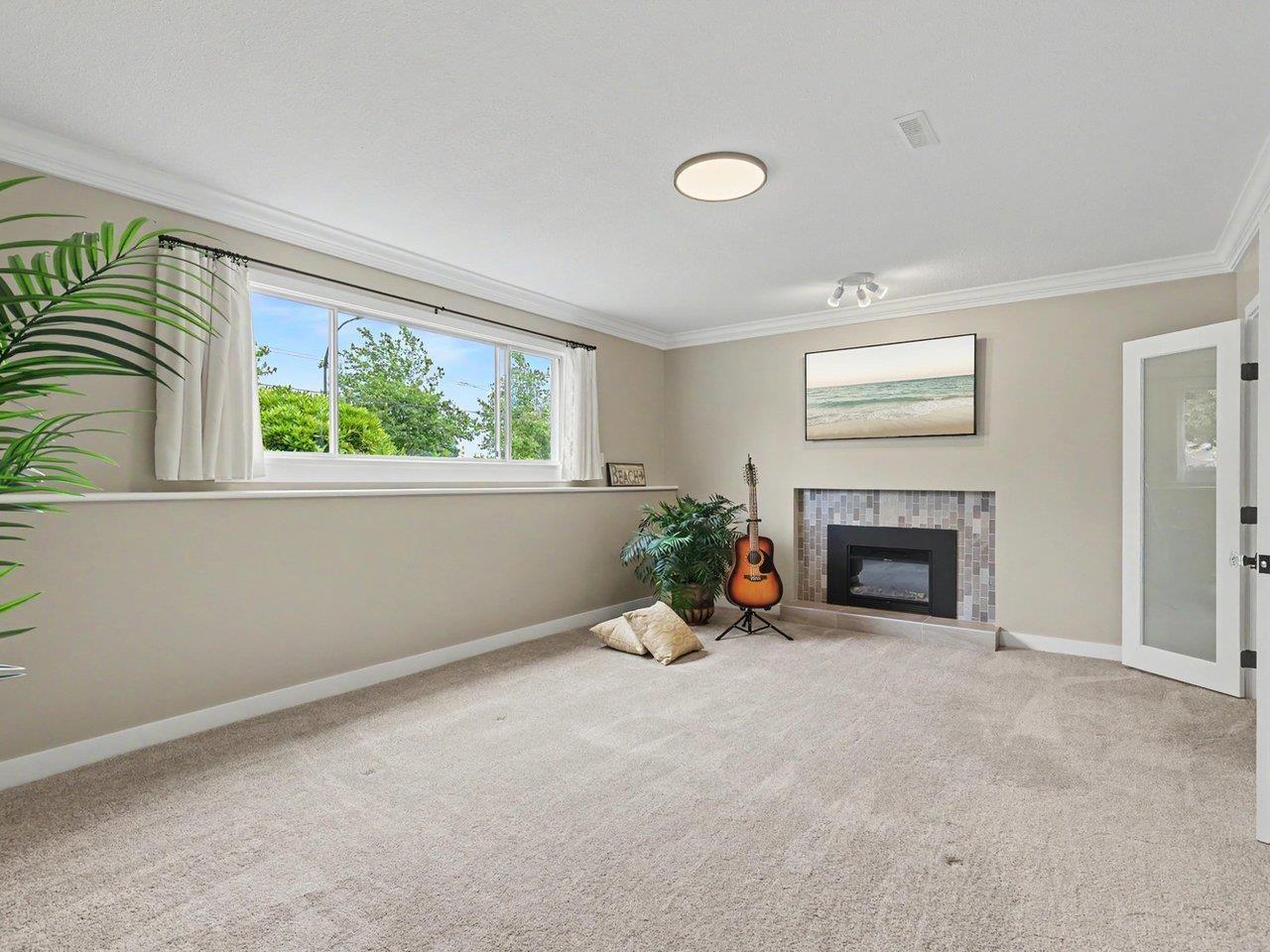 15876 Roper Avenue, White Rock, British Columbia  V4B 2H4 - Photo 13 - R3137445