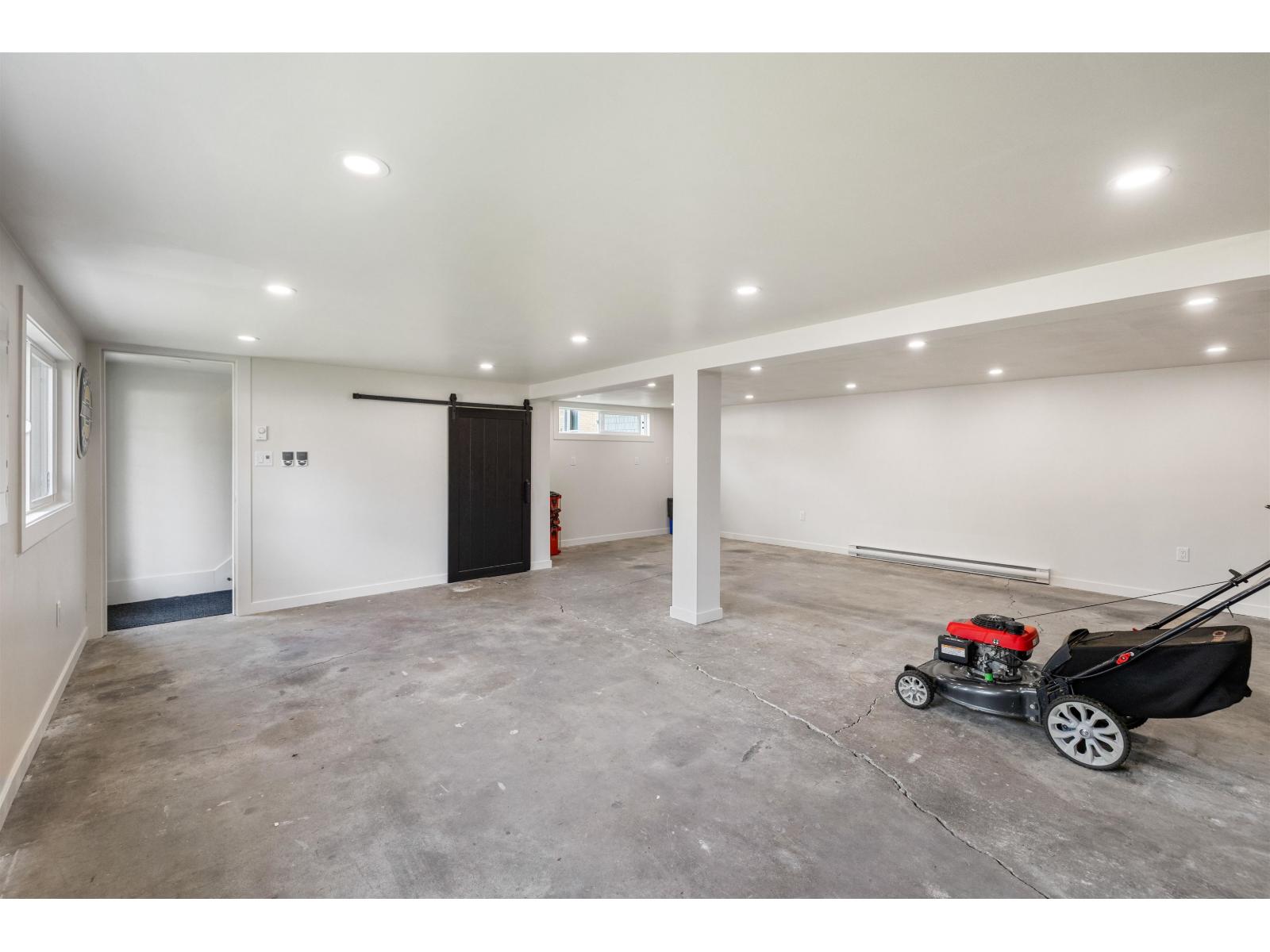 34850 Clayburn Road, Abbotsford, British Columbia  V2S 7Y9 - Photo 31 - R3137178