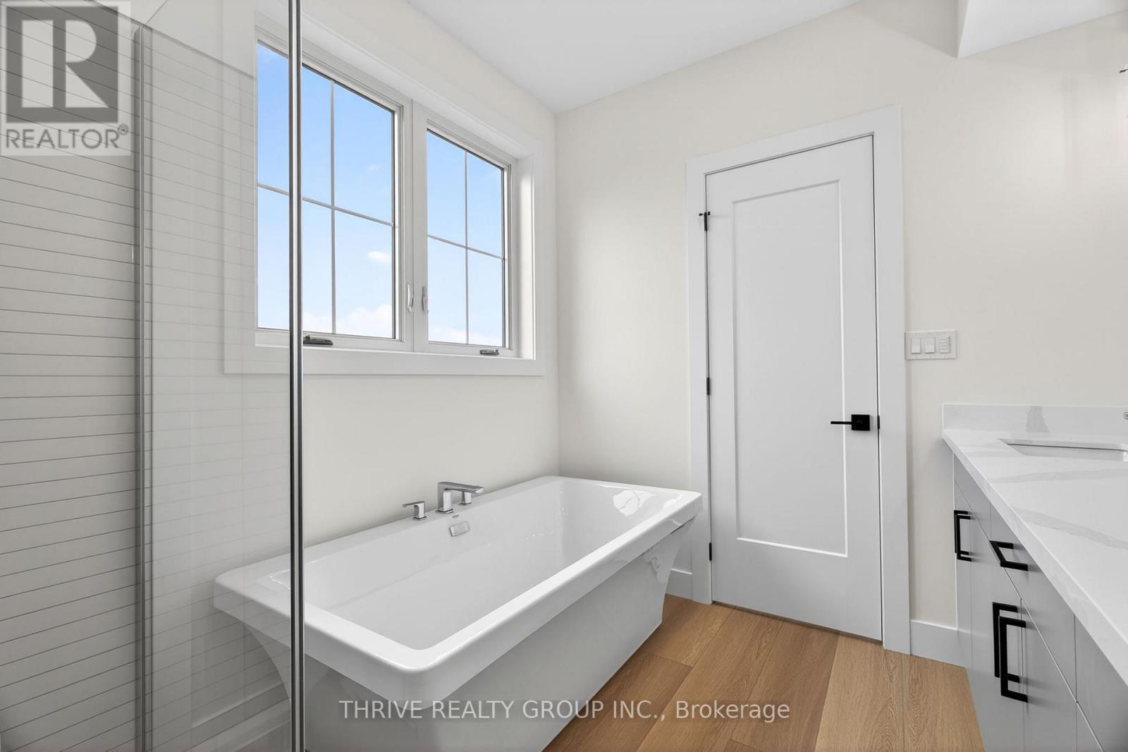9887 Eric Street, Lambton Shores, Ontario  N0M 2N0 - Photo 11 - X13463640