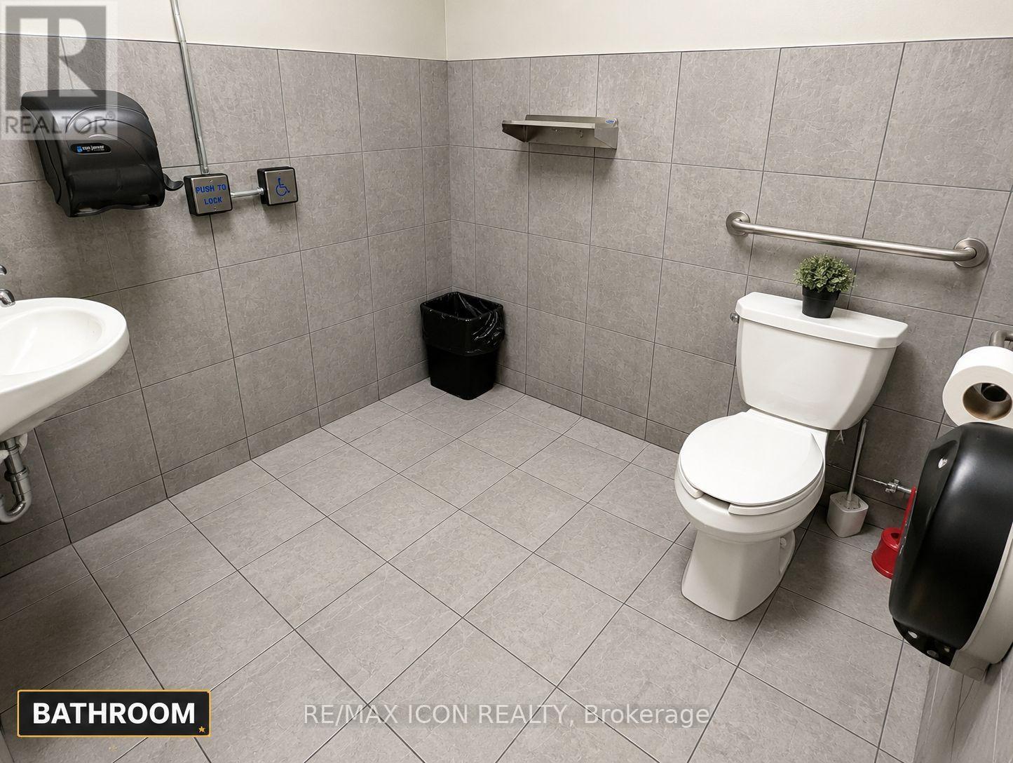 A008 - 1295 Highbury Avenue N, London East, Ontario  N5Y 5L3 - Photo 22 - X13463684
