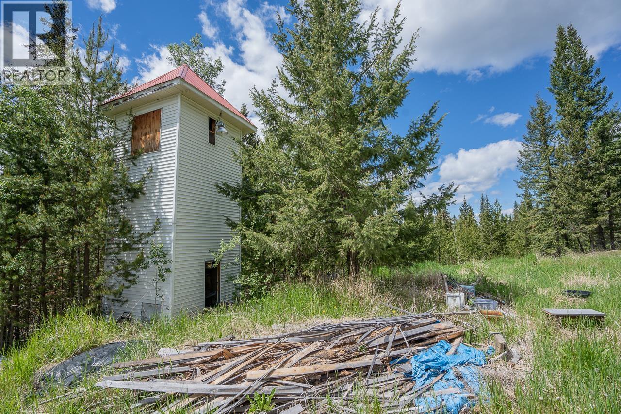 6719 Fawn Creek Road, Lone Butte, British Columbia  V0K 1X3 - Photo 6 - R3137583
