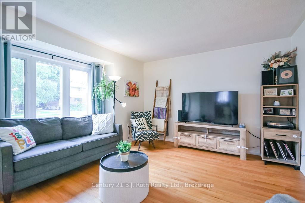 309 Hilda Street, Orillia, Ontario  L3V 1J4 - Photo 10 - S13463690