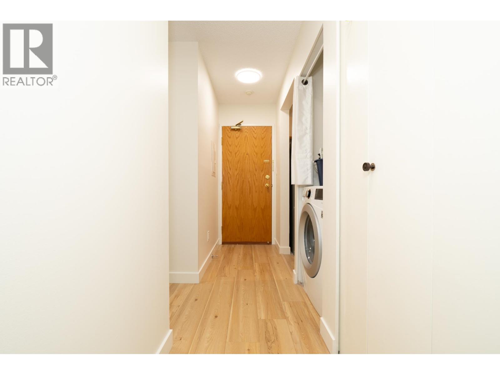 305 5790 Patterson Avenue, Burnaby, British Columbia  V5H 4H6 - Photo 2 - R3137520
