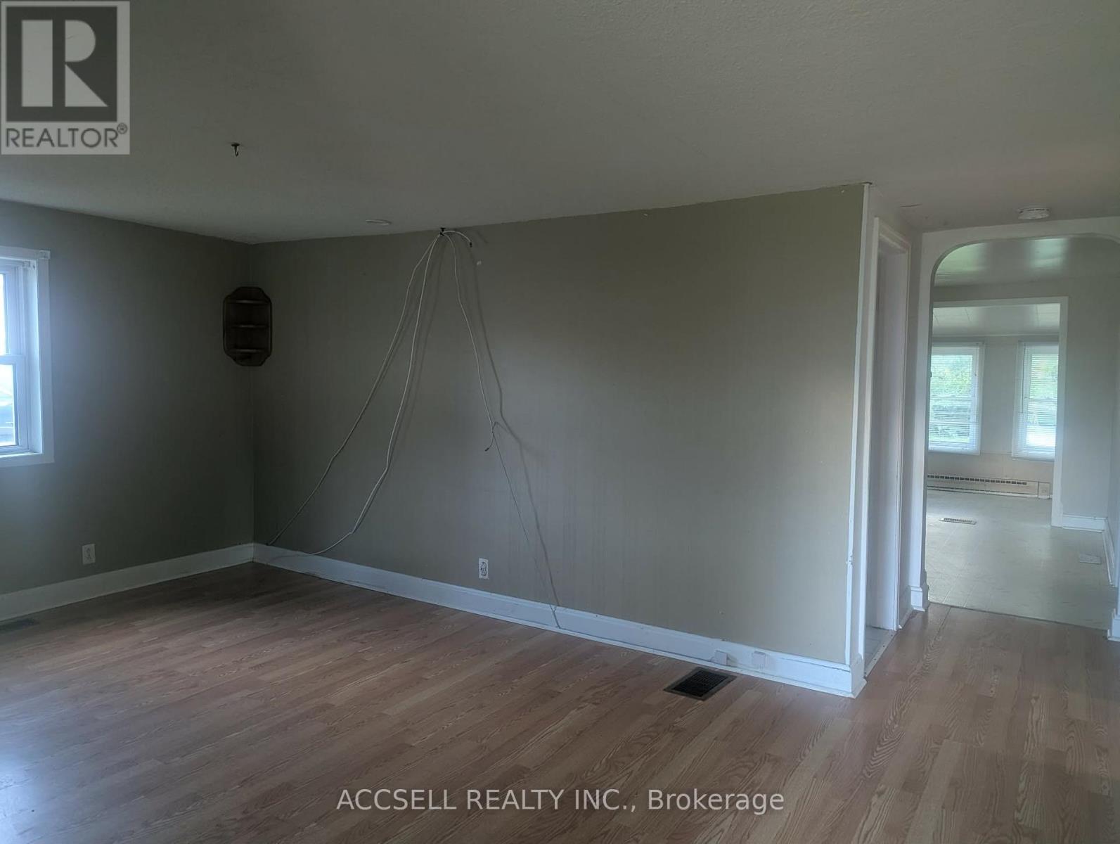 35 Lennox Street, Ottawa, Ontario  K0A 2Z0 - Photo 4 - X13463486
