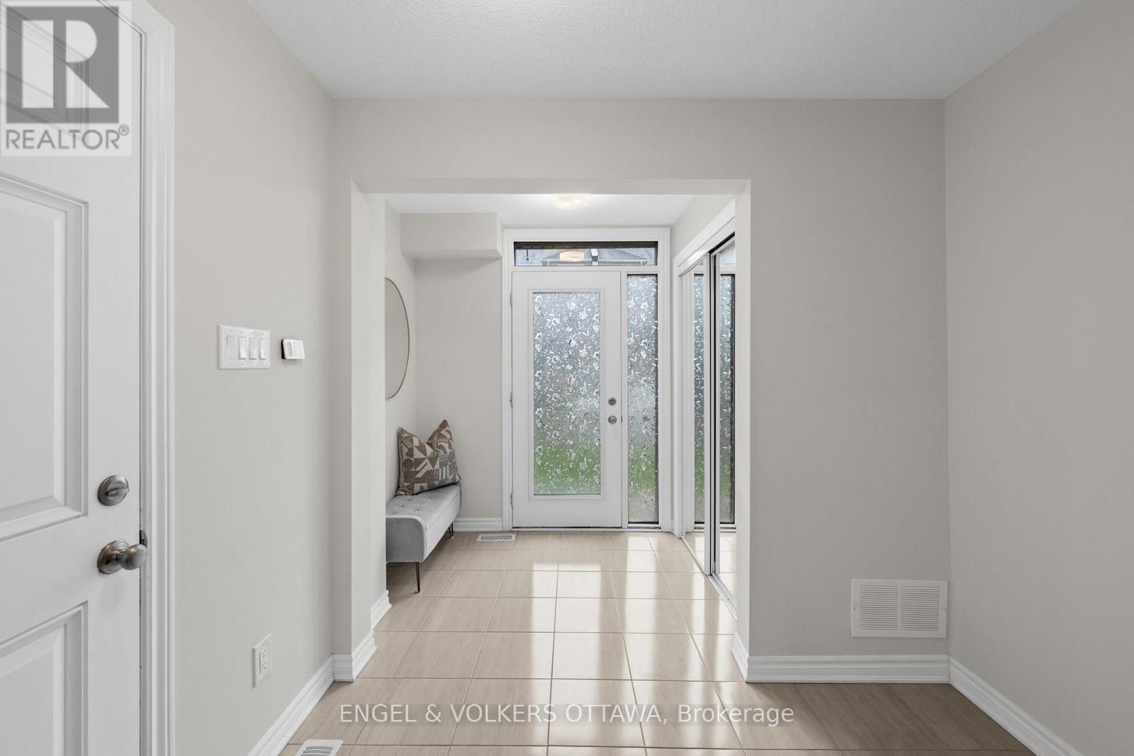 59 Ursid Mews, Ottawa, Ontario  K2J 6T3 - Photo 3 - X13463564