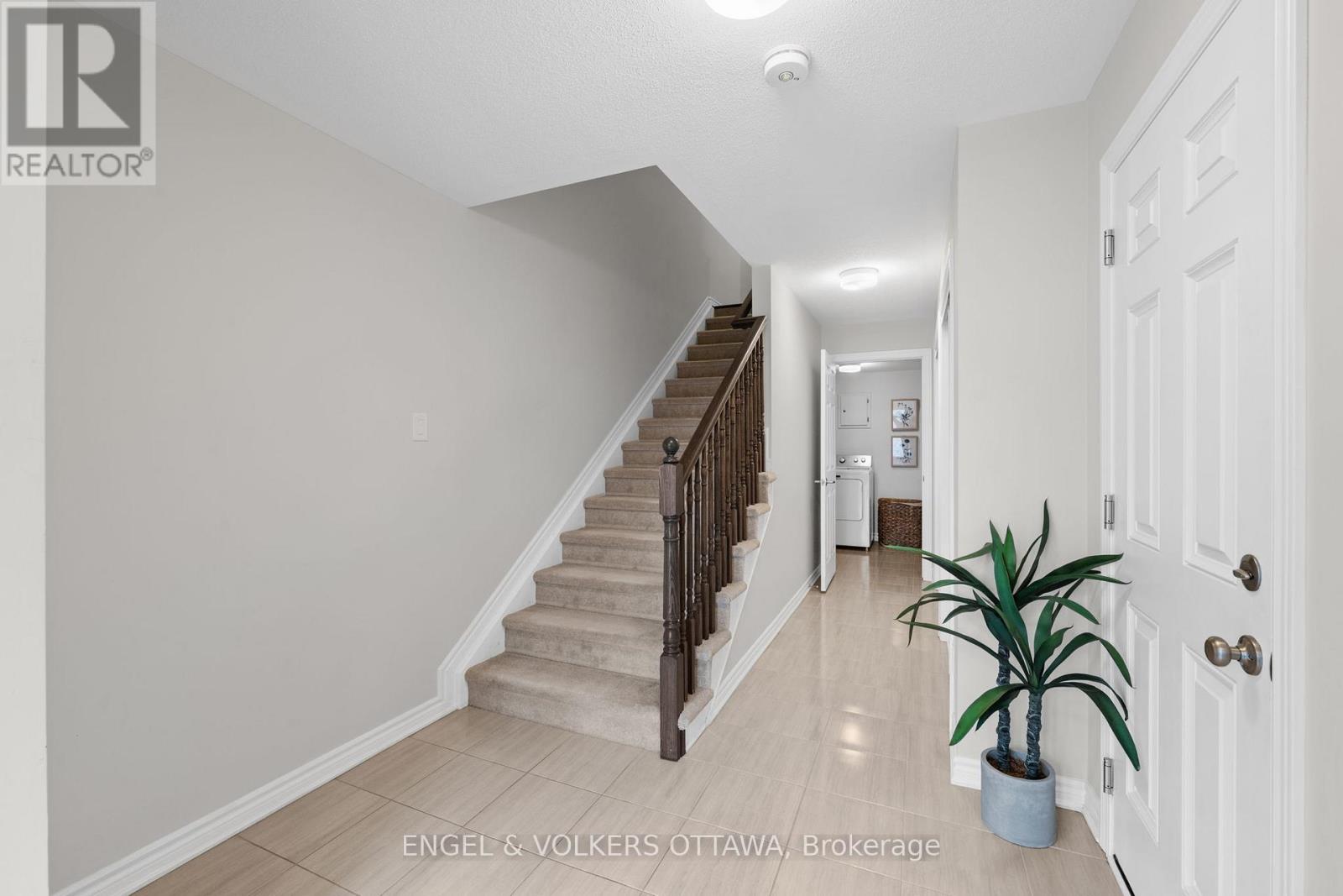 59 Ursid Mews, Ottawa, Ontario  K2J 6T3 - Photo 4 - X13463564