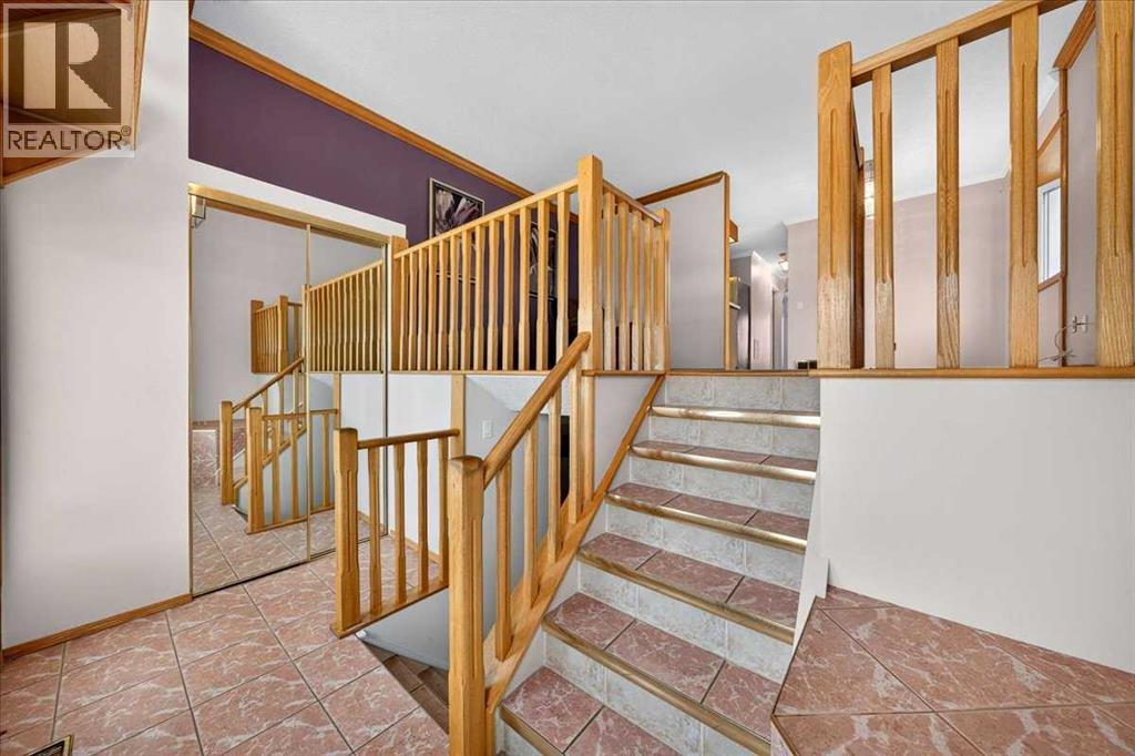 136 Hunterhorn Drive, Calgary, Alberta  T2K 6H3 - Photo 2 - A2322435