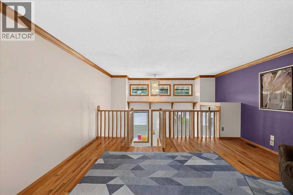 136 Hunterhorn Drive, Calgary, Alberta  T2K 6H3 - Photo 6 - A2322435
