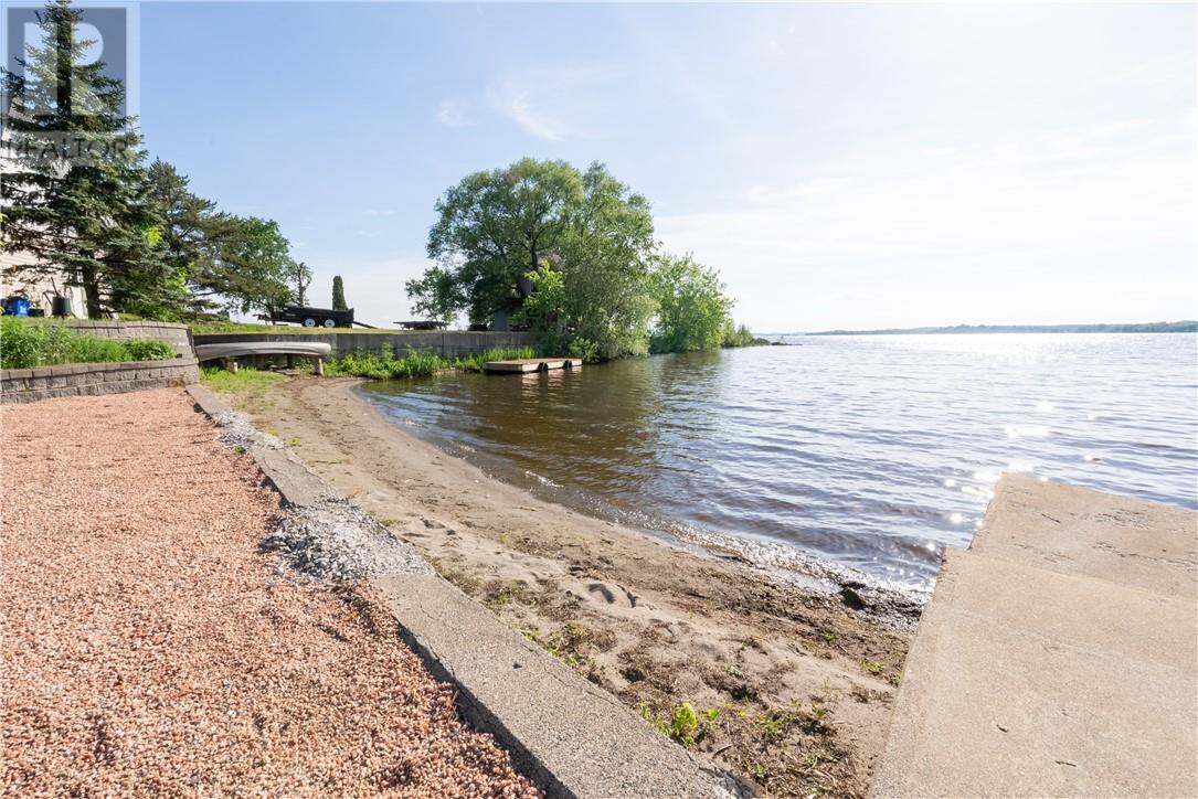 393 Albert Street, Azilda, Ontario  P0M 1B0 - Photo 3 - 2128487