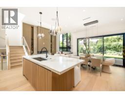 1385 19TH STREET, West Vancouver, British Columbia