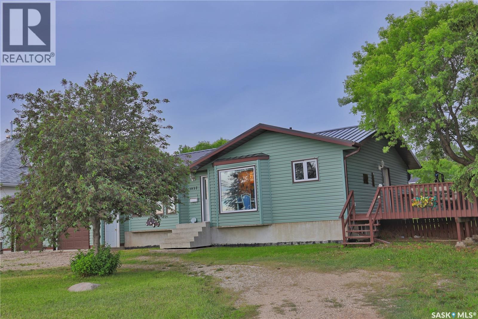 1037 Oxford STREET E, Moose Jaw, Saskatchewan