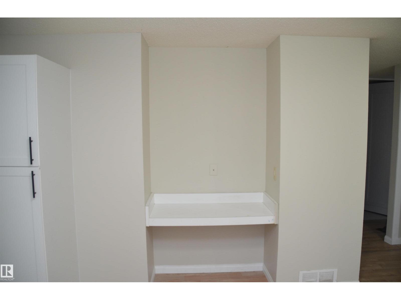 Unknown Address, ,    - Photo 18 - E4494431