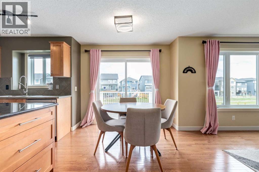 664 Luxstone Landing Sw, Airdrie, Alberta  T4B 3L2 - Photo 14 - A2315122
