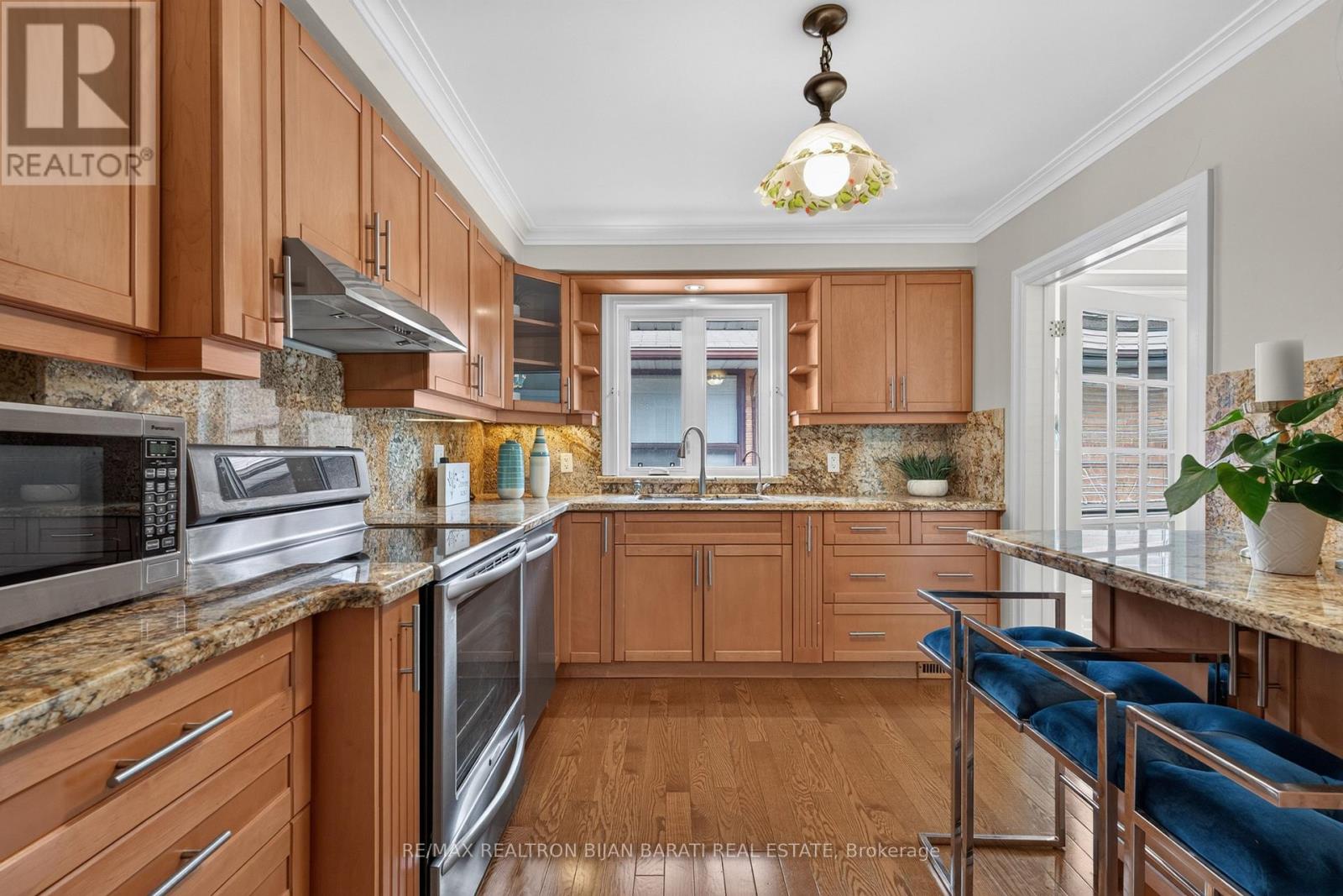 15 Revcoe Drive, Toronto, Ontario  M2M 2B9 - Photo 18 - C13463426
