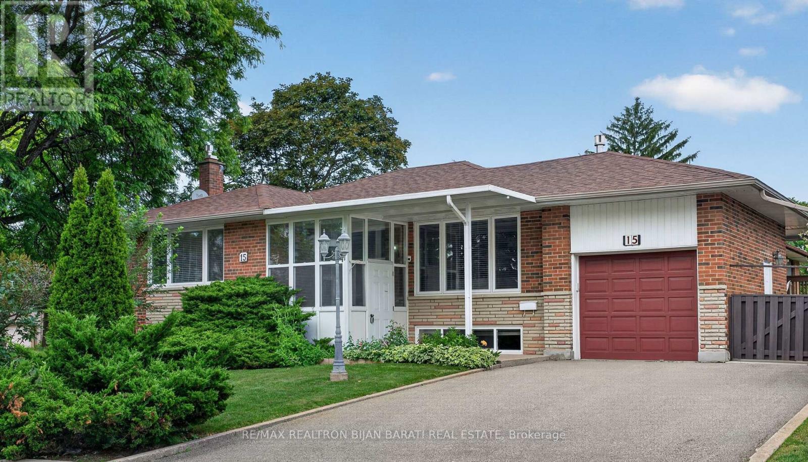 15 Revcoe Drive, Toronto, Ontario  M2M 2B9 - Photo 2 - C13463426