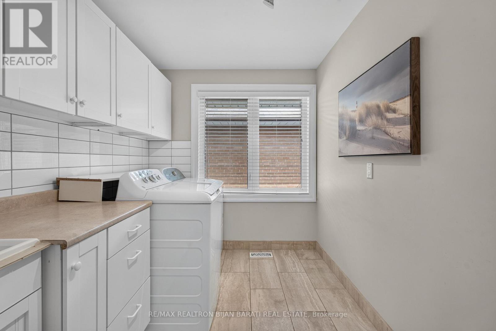 15 Revcoe Drive, Toronto, Ontario  M2M 2B9 - Photo 28 - C13463426