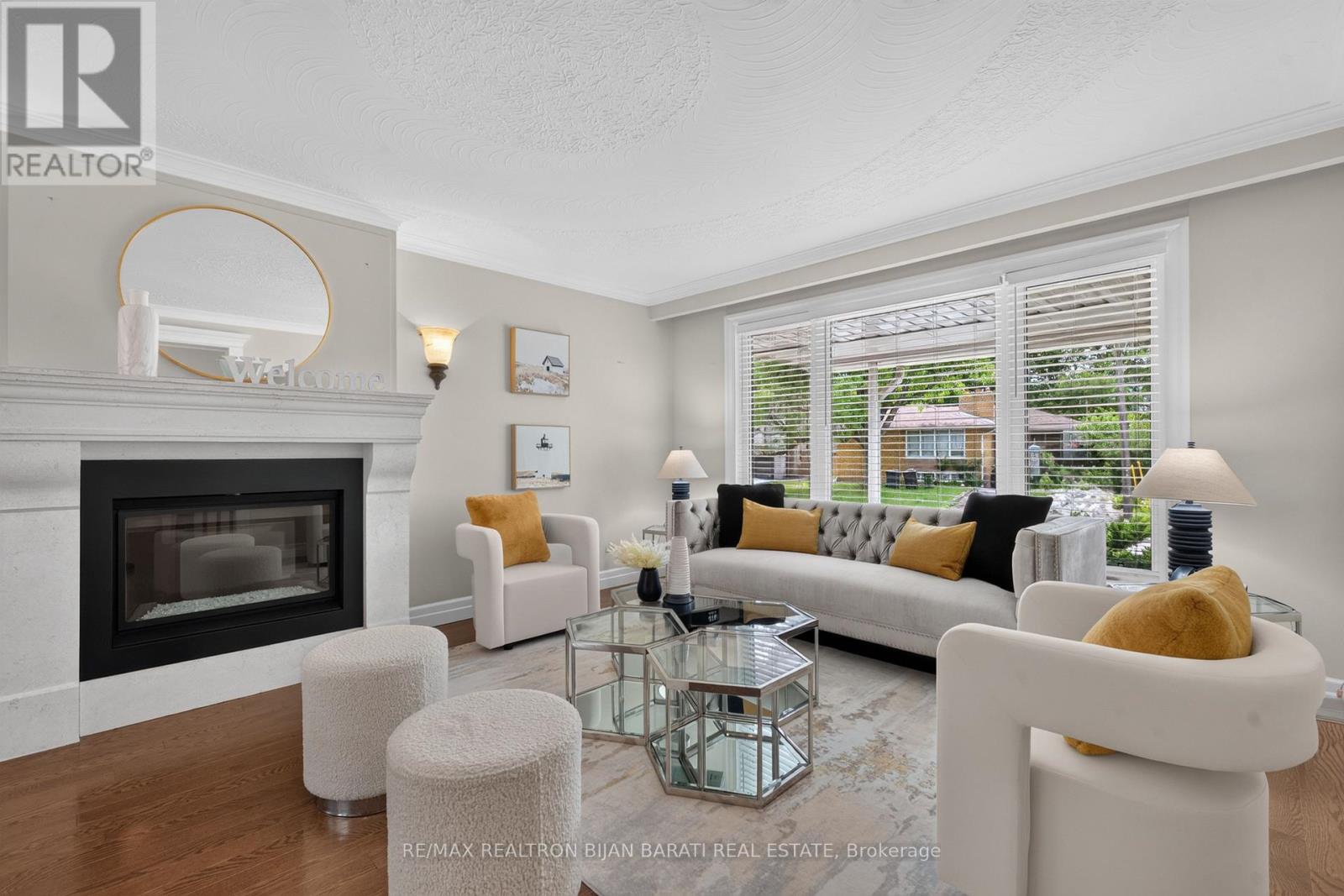 15 Revcoe Drive, Toronto, Ontario  M2M 2B9 - Photo 4 - C13463426