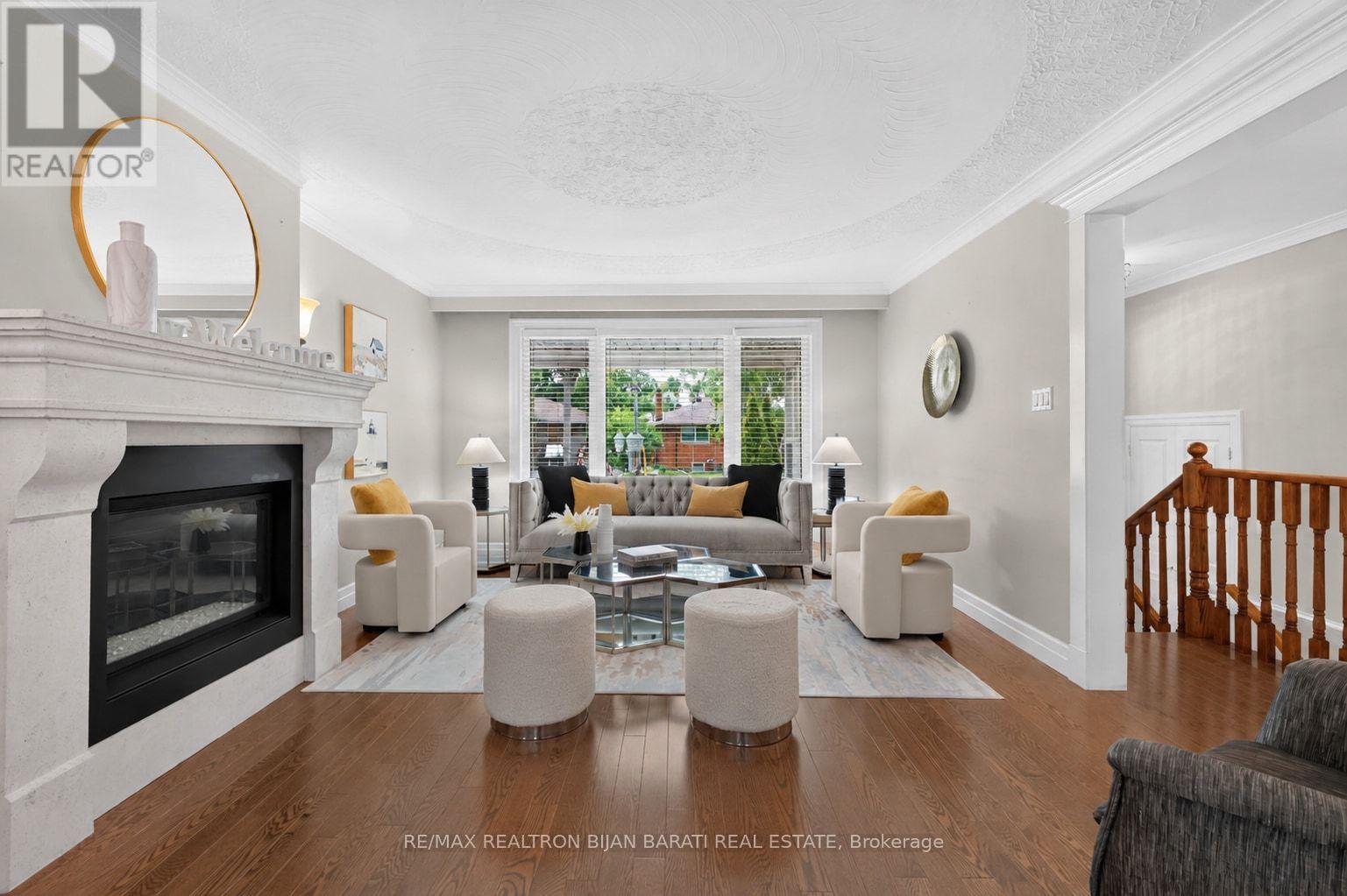 15 Revcoe Drive, Toronto, Ontario  M2M 2B9 - Photo 5 - C13463426