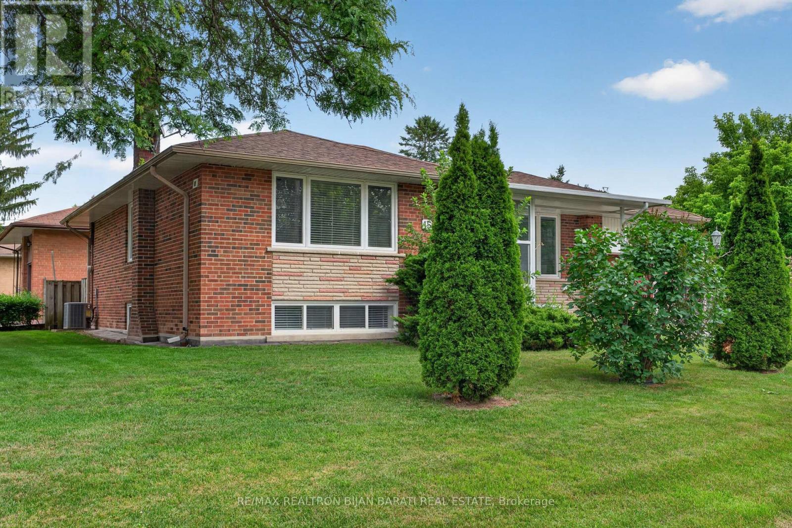 15 Revcoe Drive, Toronto, Ontario  M2M 2B9 - Photo 50 - C13463426