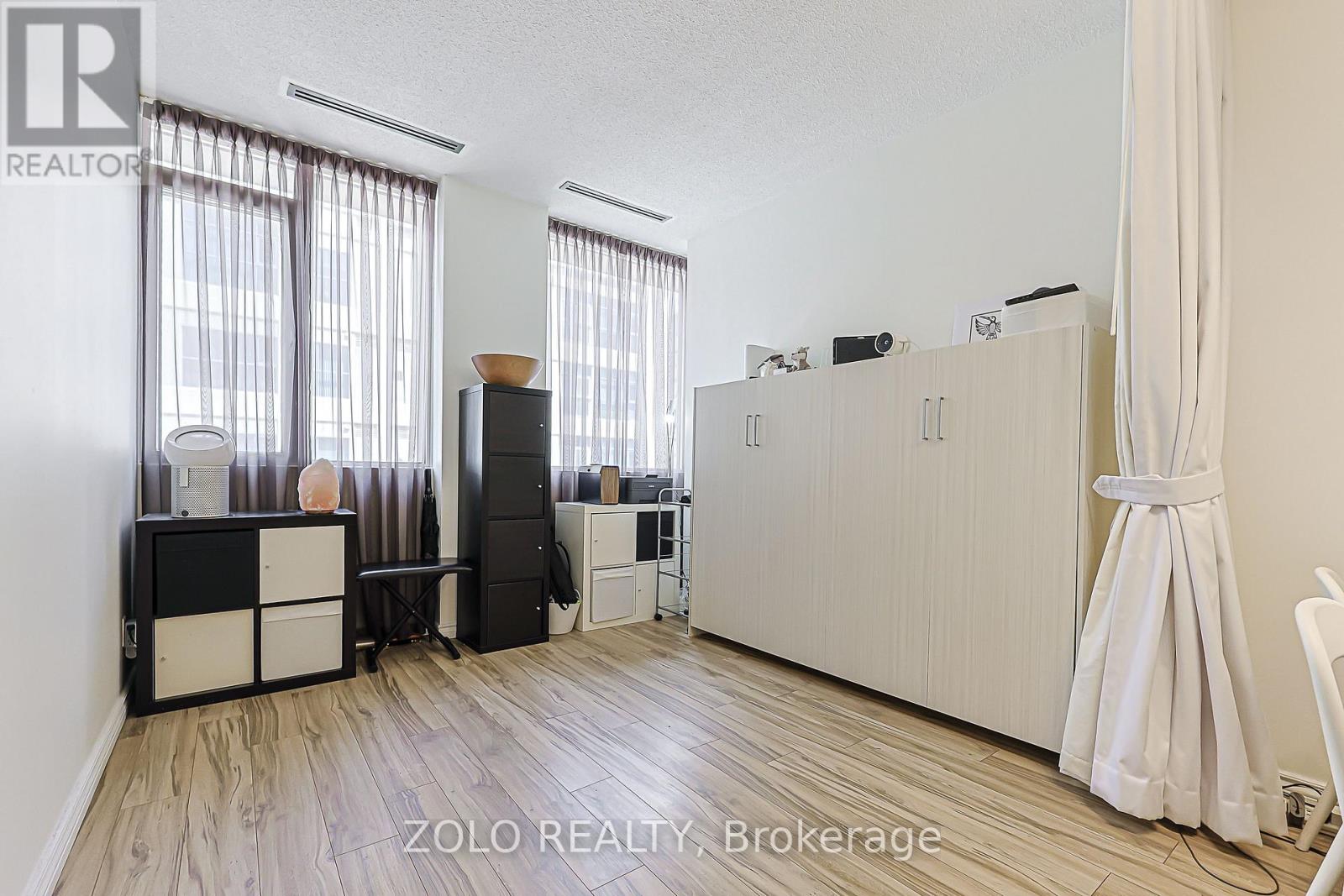 804 - 555 Yonge Street, Toronto, Ontario  M4Y 3A6 - Photo 10 - C13463492