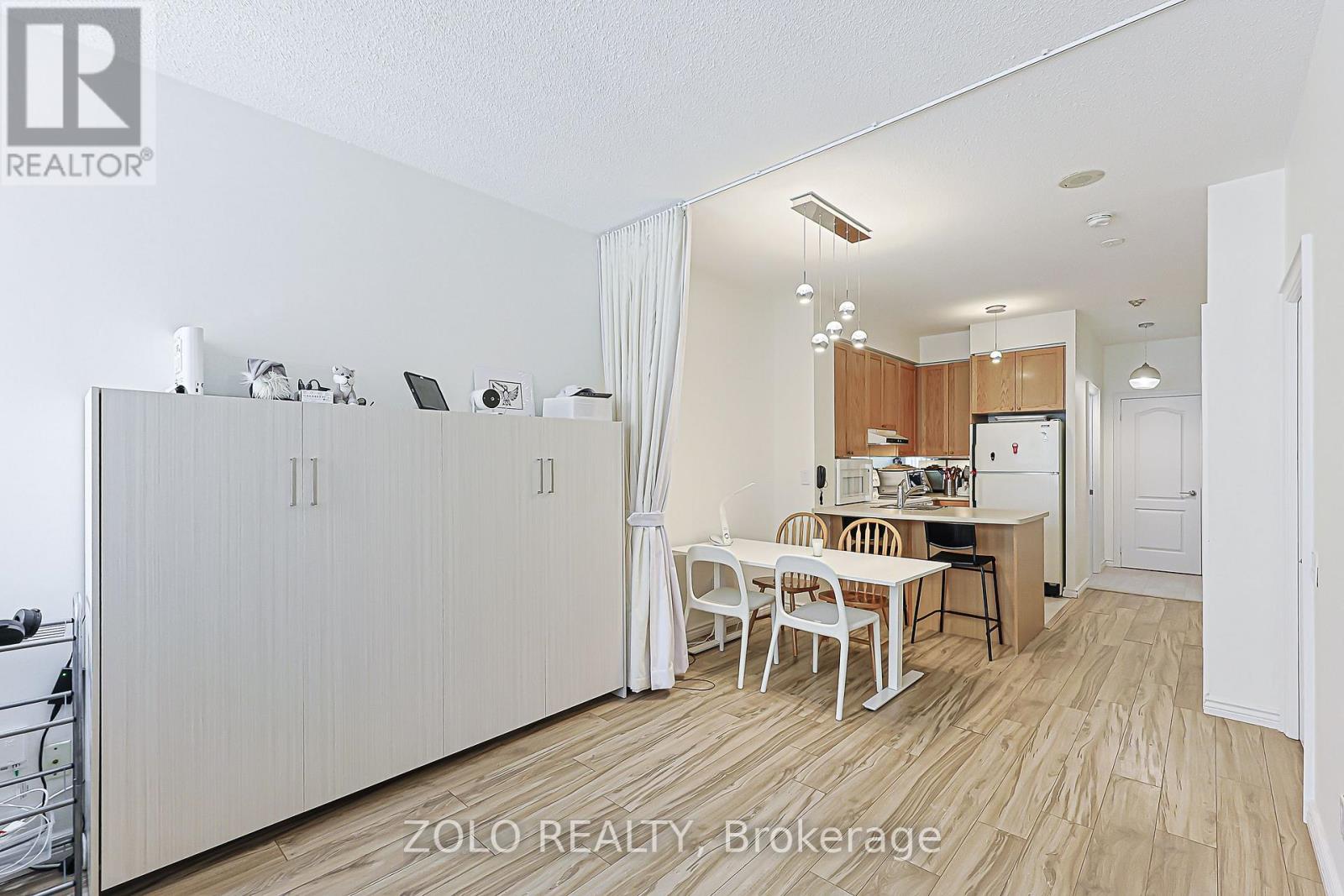 804 - 555 Yonge Street, Toronto, Ontario  M4Y 3A6 - Photo 11 - C13463492