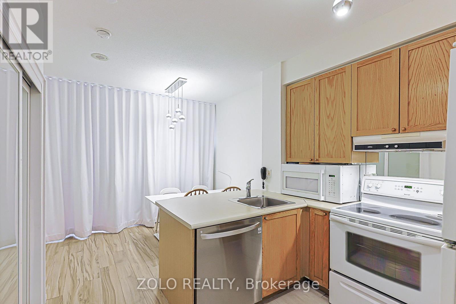 804 - 555 Yonge Street, Toronto, Ontario  M4Y 3A6 - Photo 14 - C13463492