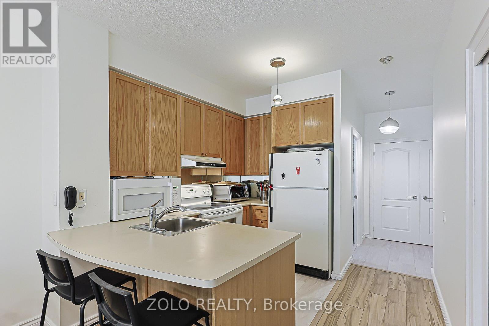 804 - 555 Yonge Street, Toronto, Ontario  M4Y 3A6 - Photo 5 - C13463492