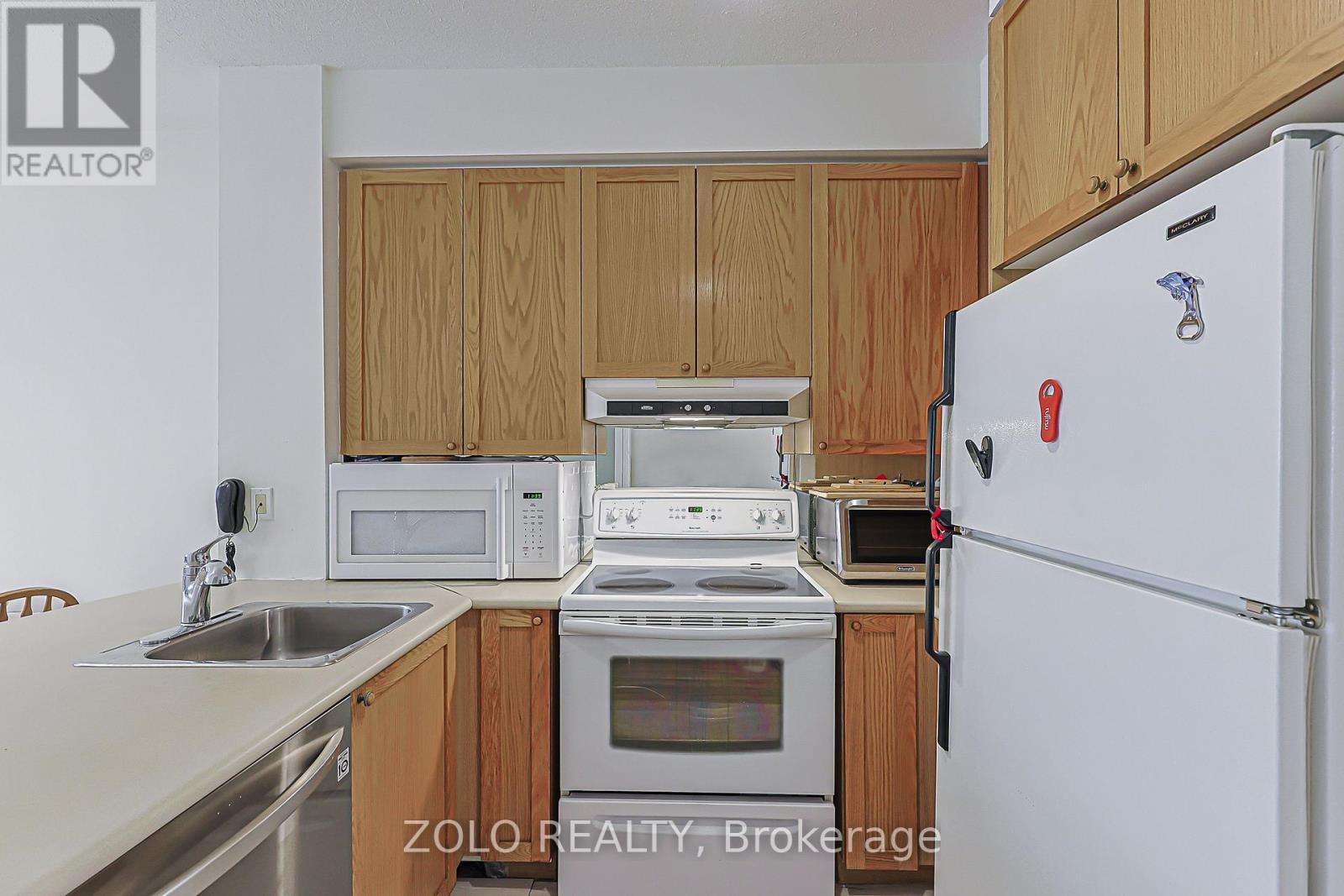 804 - 555 Yonge Street, Toronto, Ontario  M4Y 3A6 - Photo 6 - C13463492