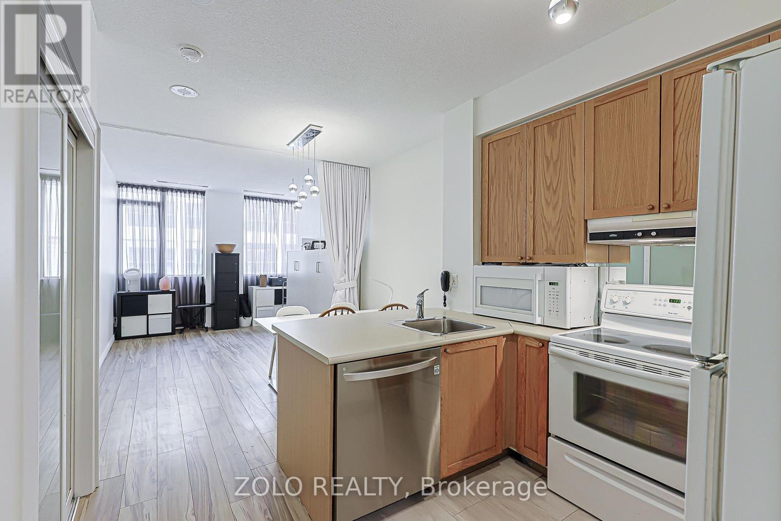 804 - 555 Yonge Street, Toronto, Ontario  M4Y 3A6 - Photo 7 - C13463492