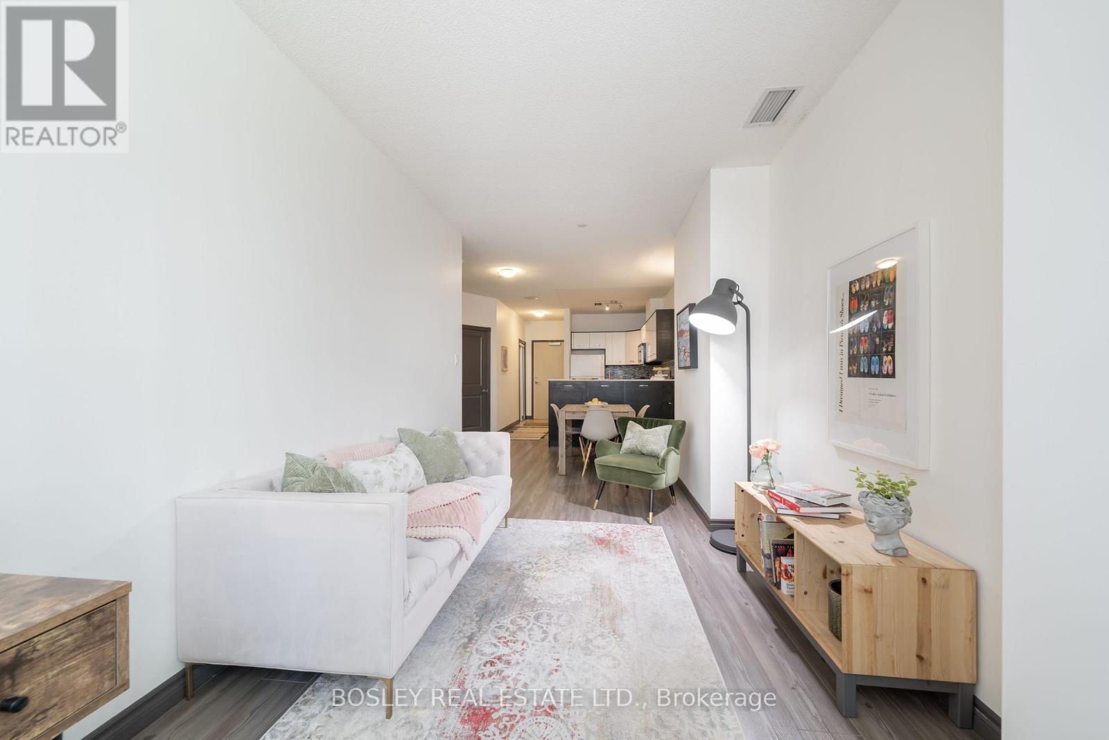 604 - 393 King Street W, Toronto, Ontario M5V 3G8 - Photo 2 - C13463590