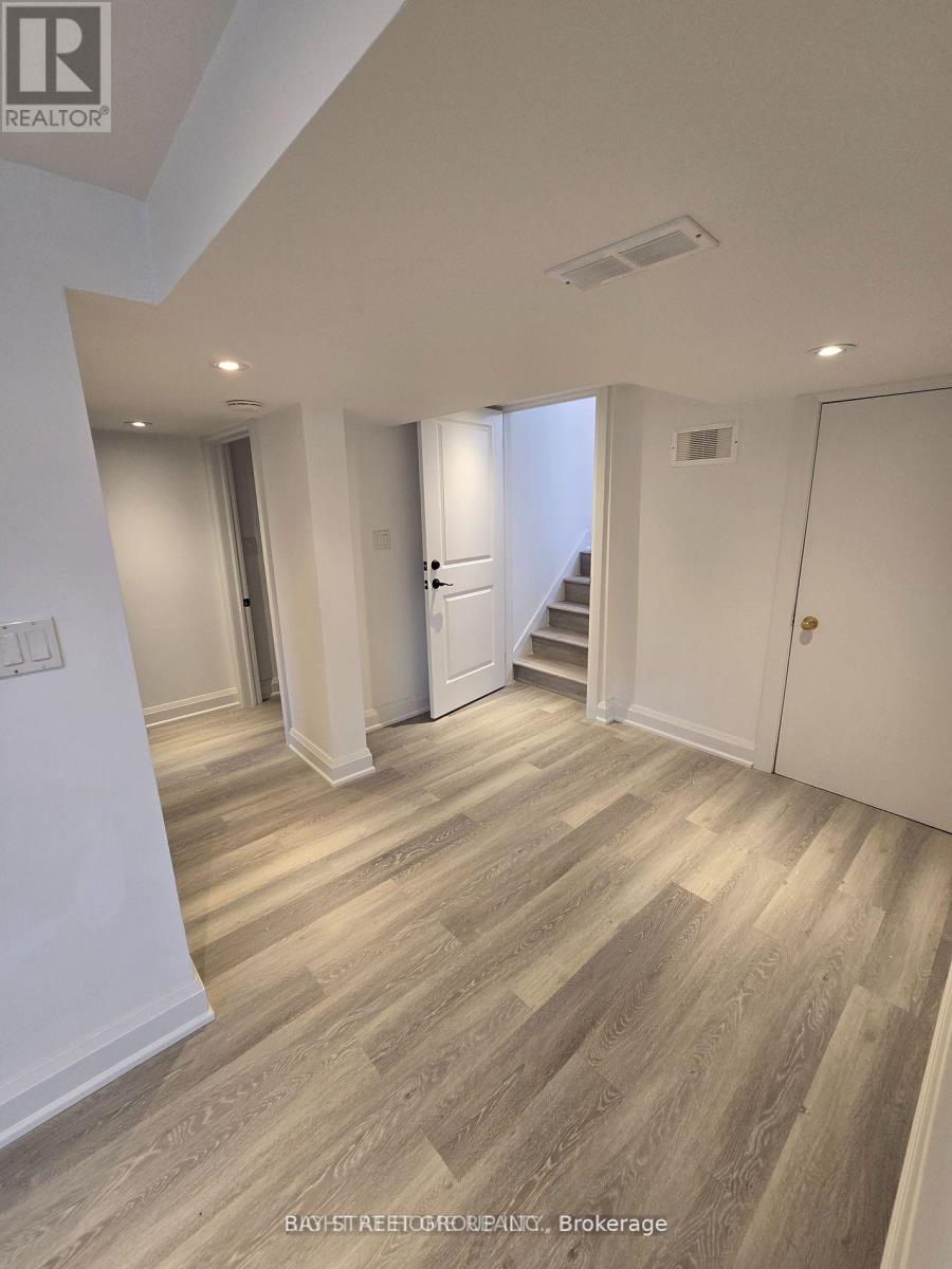 83 Florence Avenue, Toronto, Ontario  M2N 1G2 - Photo 2 - C13463618