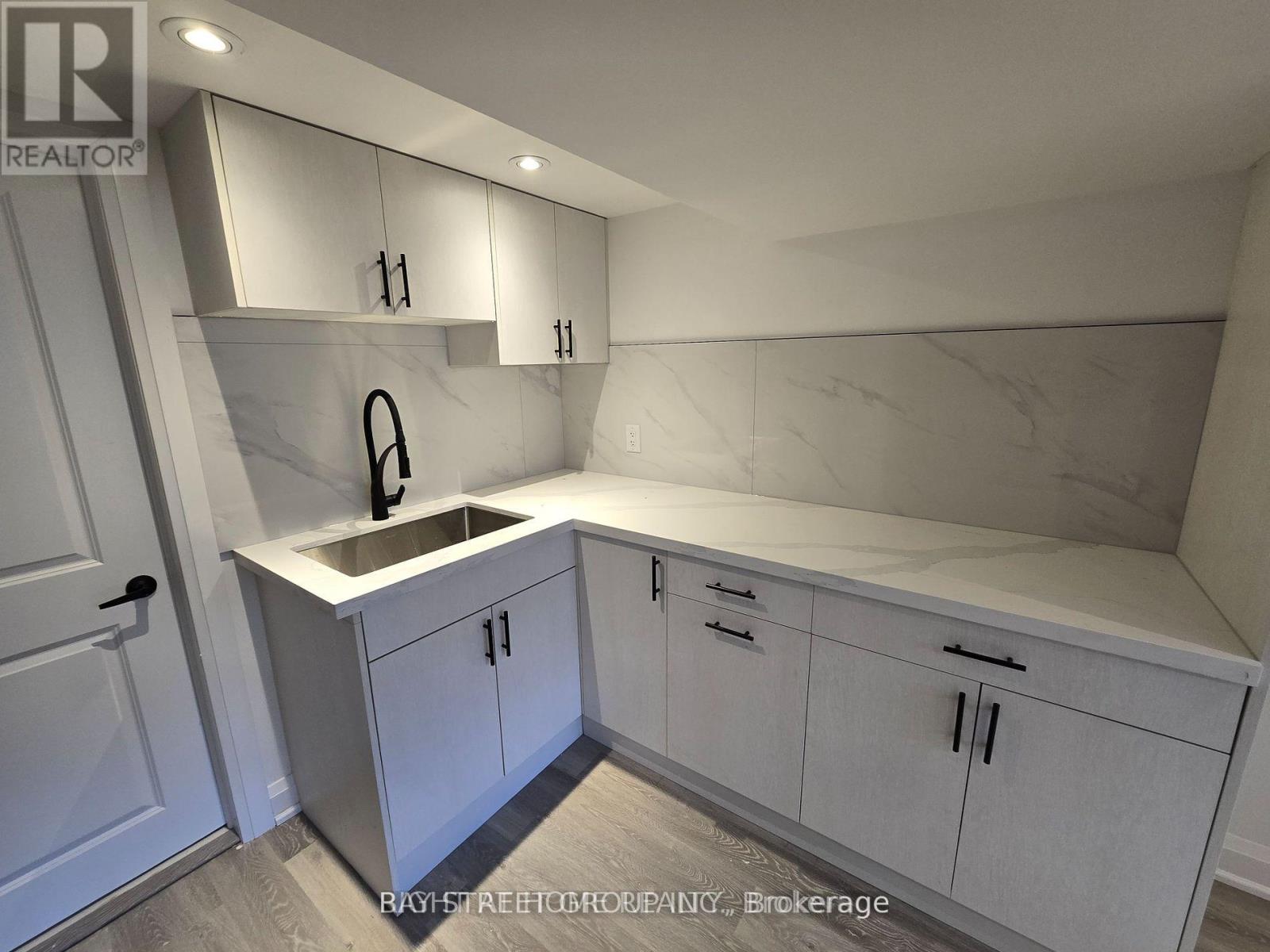 83 Florence Avenue, Toronto, Ontario  M2N 1G2 - Photo 4 - C13463618
