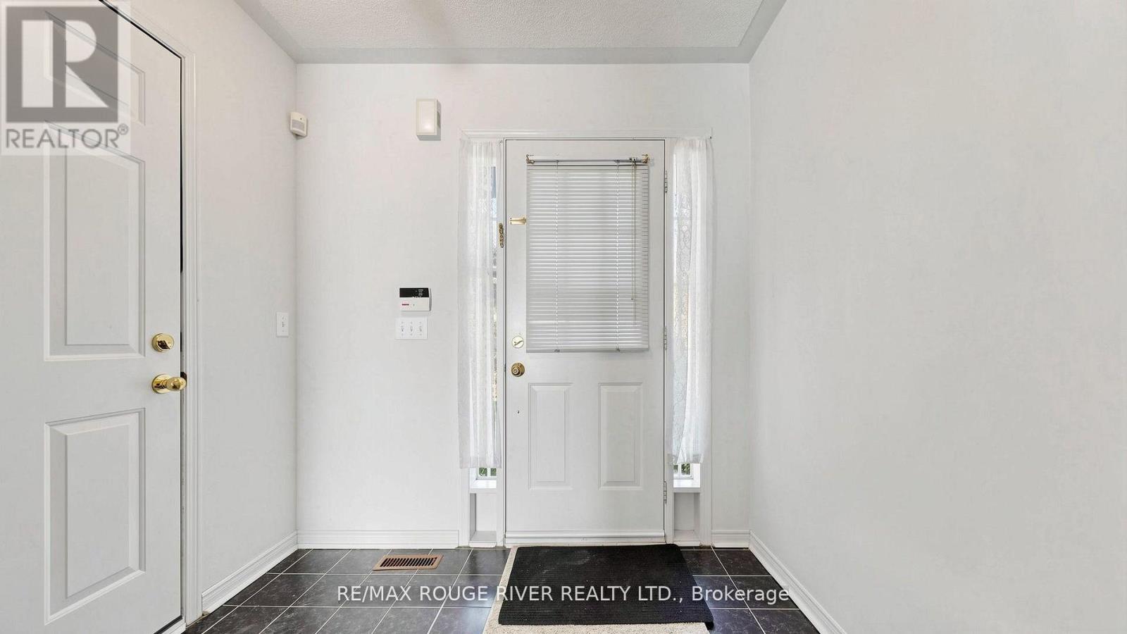 4 Trowell Lane, Ajax, Ontario  L1Z 1K4 - Photo 4 - E13463662