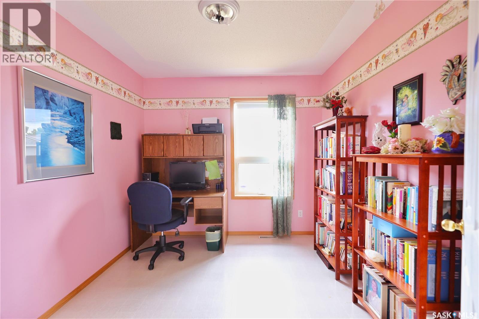 1037 Oxford Street E, Moose Jaw, Saskatchewan  S6H 7L4 - Photo 8 - SK039727