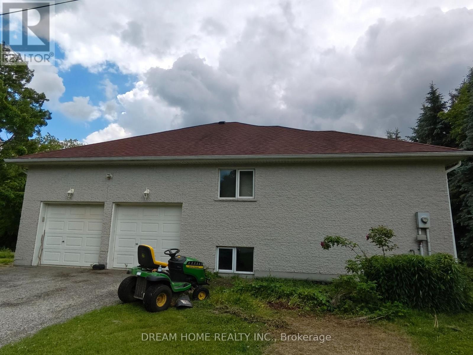 19811 Woodbine Avenue, East Gwillimbury, Ontario  L0G 1R0 - Photo 2 - N13463400