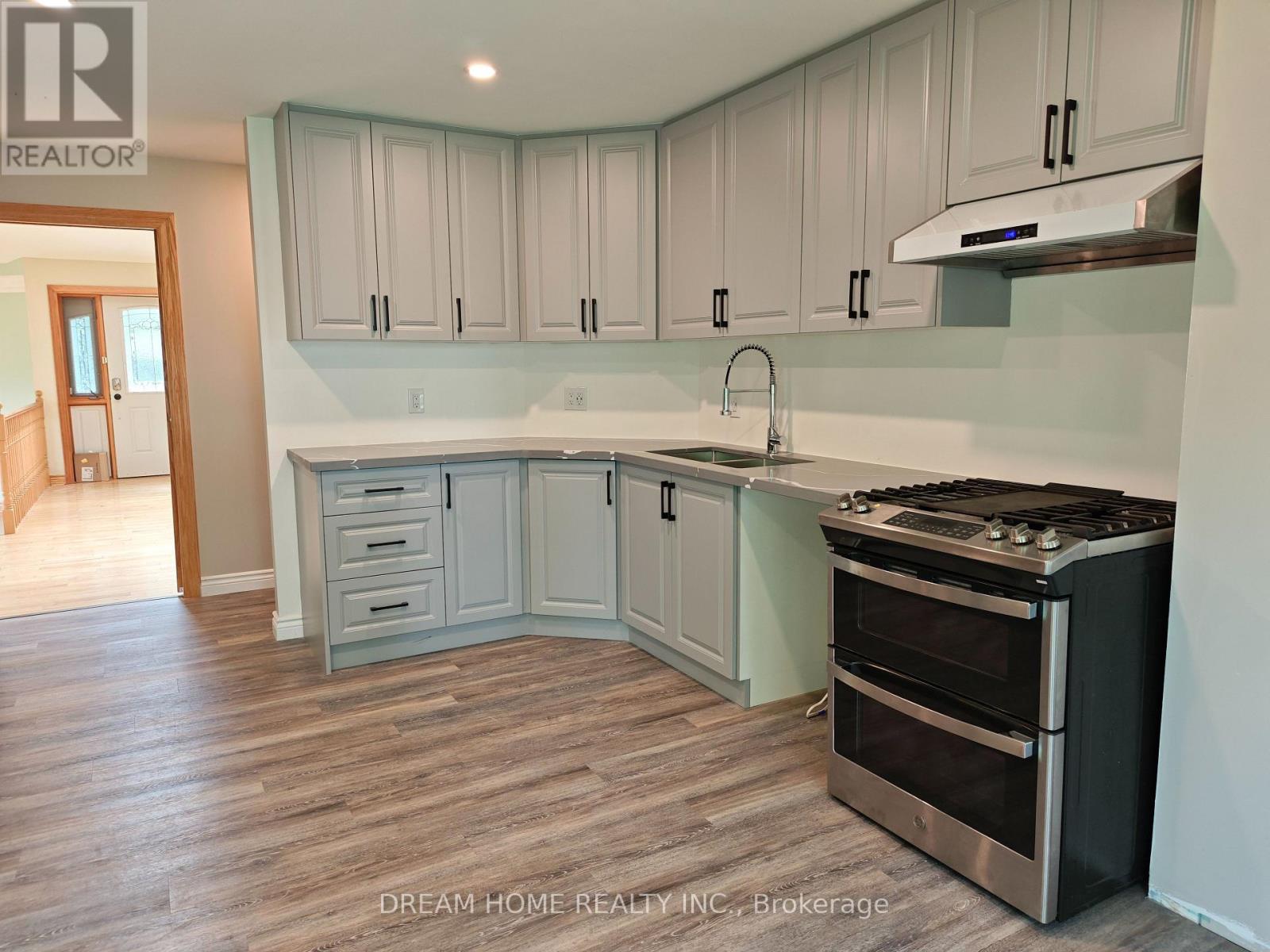 19811 Woodbine Avenue, East Gwillimbury, Ontario  L0G 1R0 - Photo 7 - N13463400