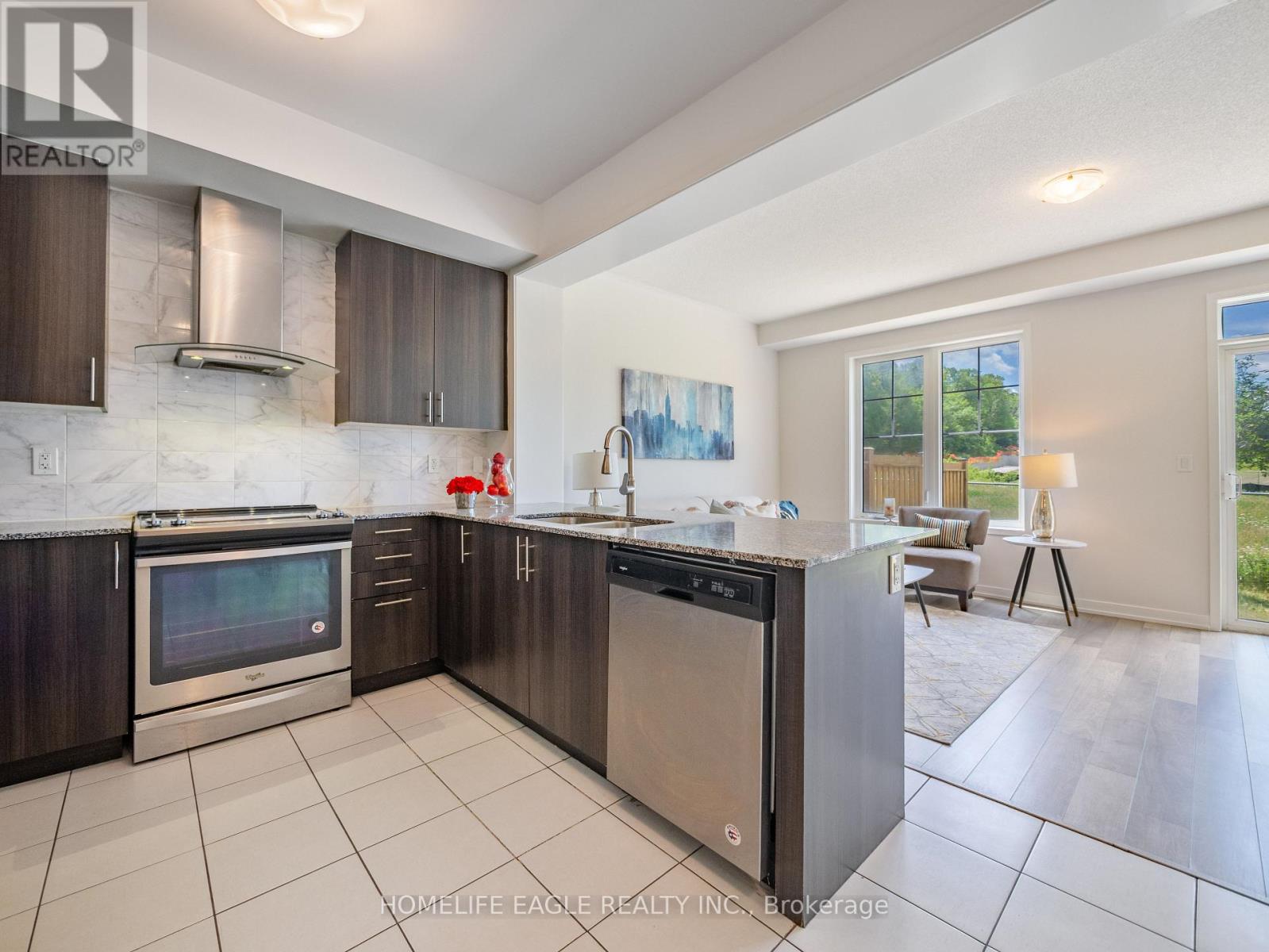 228 Bennett Street, Newmarket, Ontario  L3X 1B8 - Photo 5 - N13463446