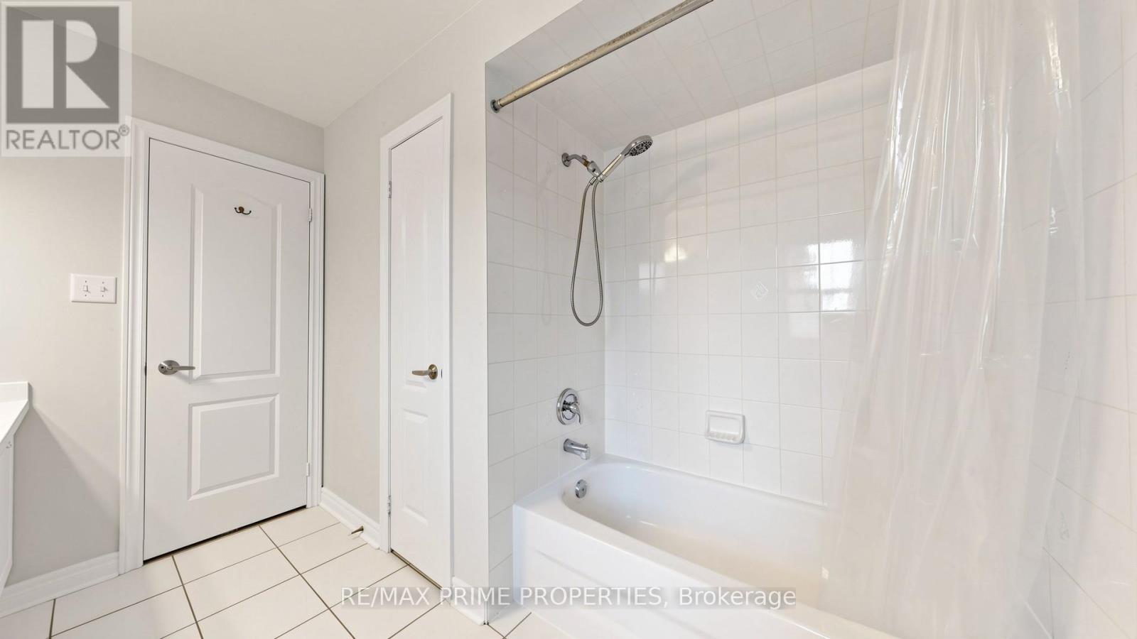 68 The Meadows Avenue, Markham, Ontario  L6B 1B6 - Photo 33 - N13463612